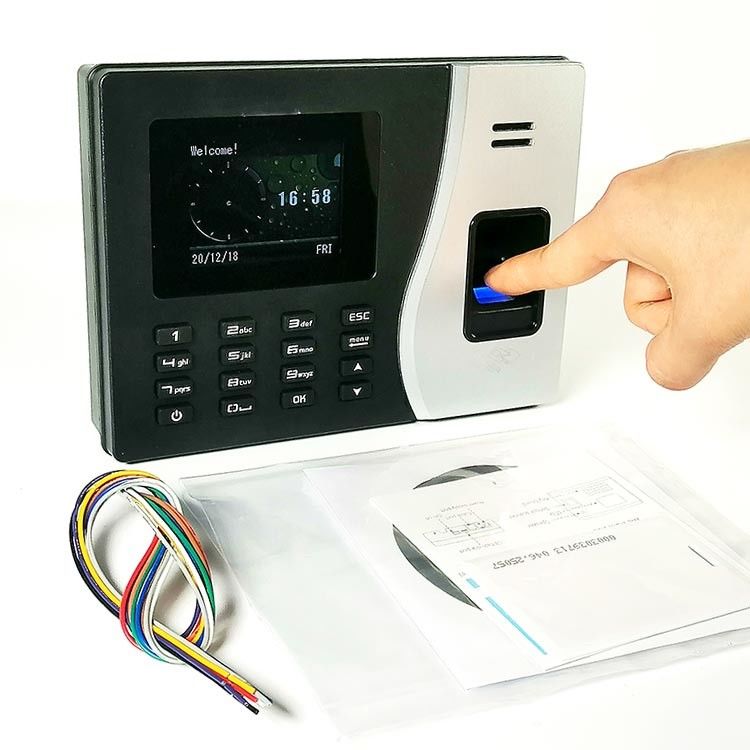 18 máquina de la atención de la huella dactilar de la tarjeta de las idiomas 2.8inch RFID
