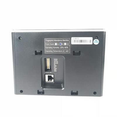 Los empleados perforan el reloj de tiempo biométrico de escritorio de la huella dactilar