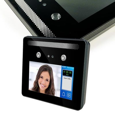 Cara de la tarjeta TCP del lector RFID del QR Code que lee la máquina biométrica